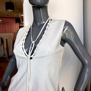 FINDERS KEEPERS Plunge Neck Sleeveless Top NWOT/ M